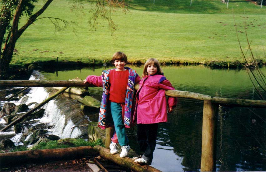 Jo & Sara Cricket St Thomas - Somerset